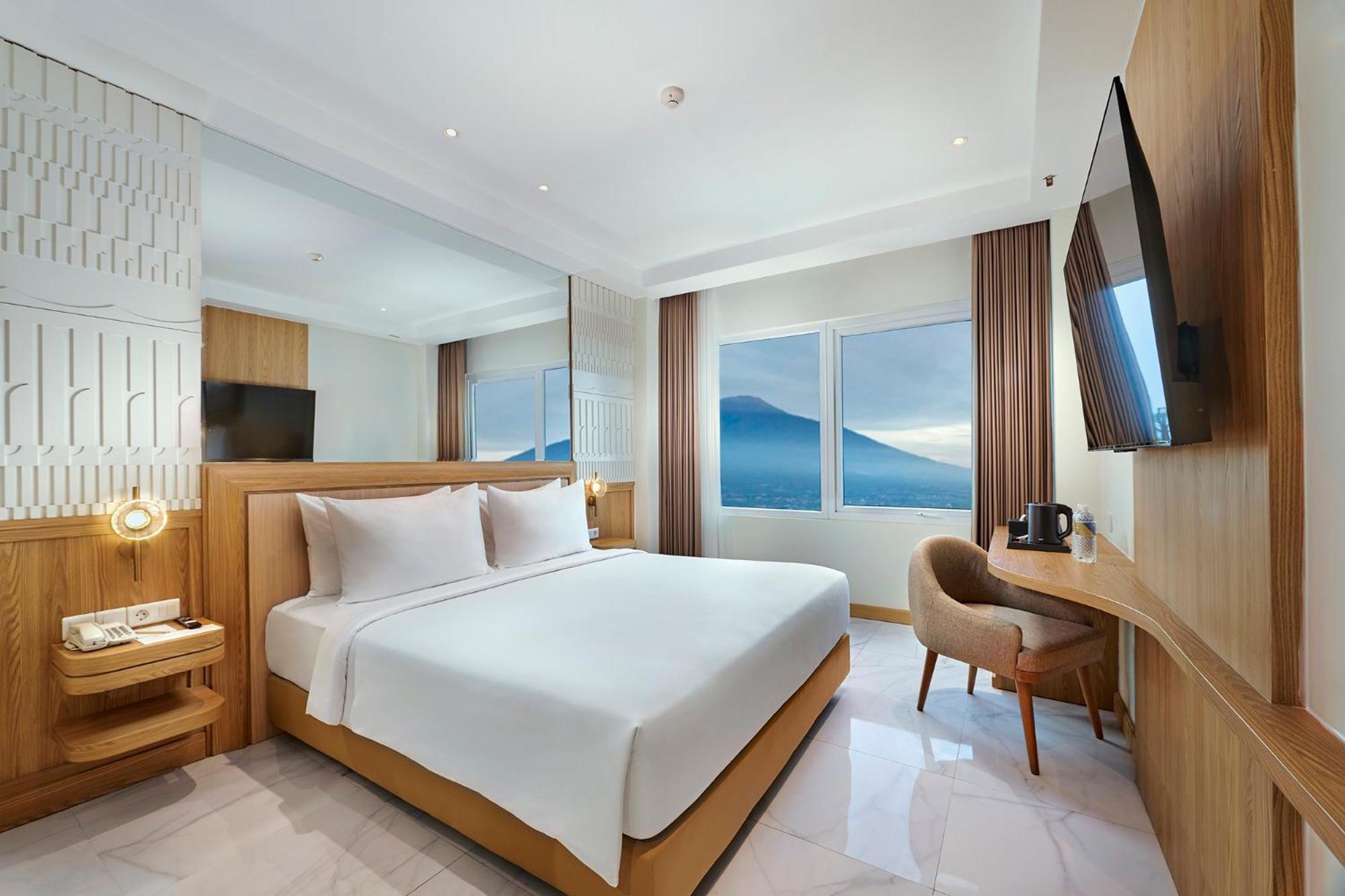 Hotel Golden Hill By Golden Tulip à Tlekung Extérieur photo